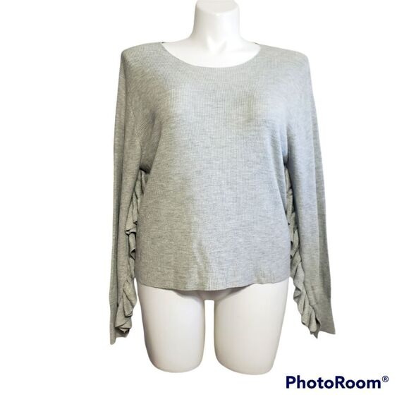 John & Jenn gray ribbed round neck sweater - Picture 1 of 6